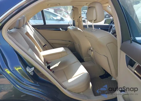 2014 Mercedes-Benz C 300 Sport 4Matic из США, поврежденный, VIN WDDGF8AB3ER311720